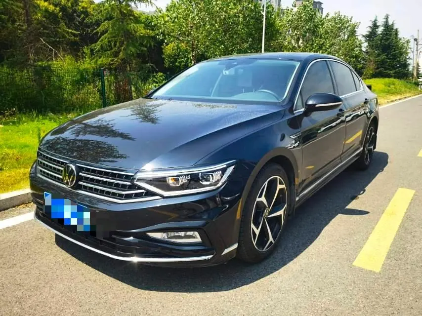 Volkswagen 2023 Magotan 2.0TSI 330TSI 2 million Commemorative Luxury Automatic Gear - View 1
