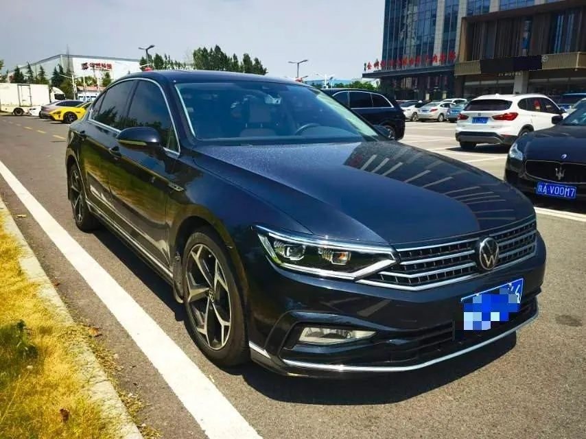 Volkswagen 2023 Magotan 2.0TSI 330TSI 2 million Commemorative Luxury Automatic Gear 2