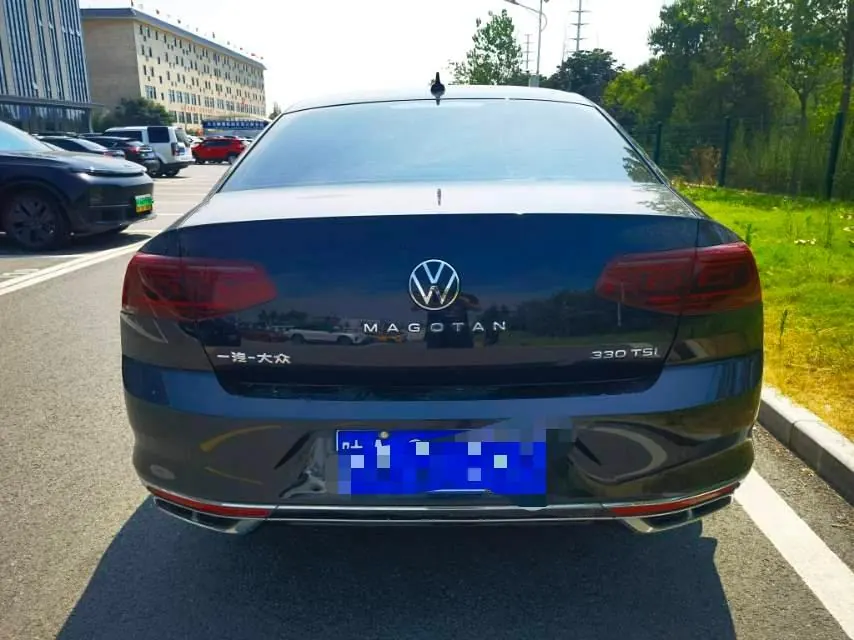 Volkswagen 2023 Magotan 2.0TSI 330TSI 2 million Commemorative Luxury Automatic Gear 4