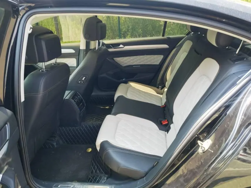 Volkswagen 2023 Magotan 2.0TSI 330TSI 2 million Commemorative Luxury Automatic Gear 8
