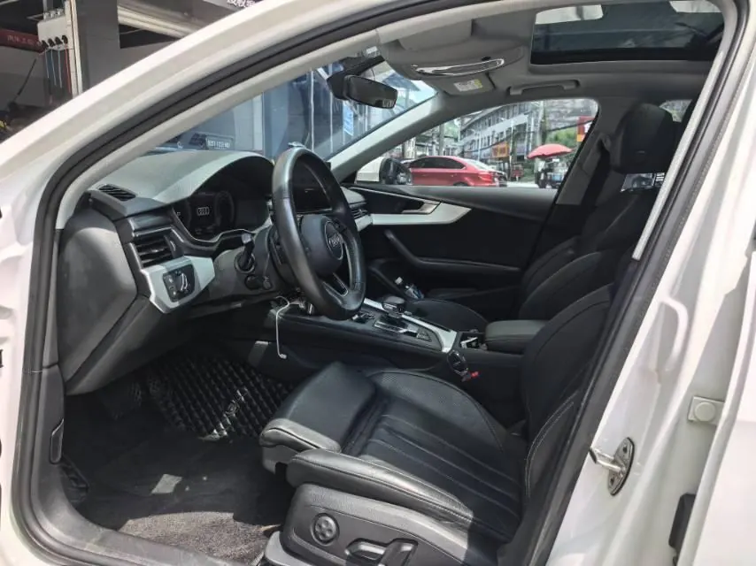 Audi 2020 A4L 2.0TFSI 40TFSI Fashion Dynamic Automatic 5