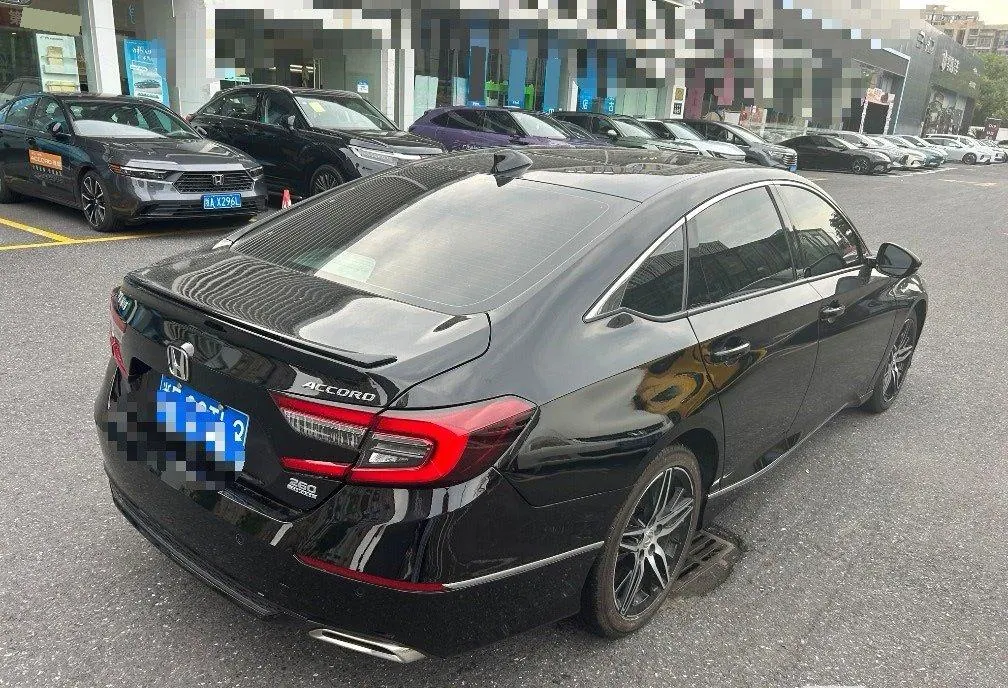 Honda 2022 10th Generation Accord 1.5T Stepless 260TURBO Magic Night Premium Edition Automatic Gear 4