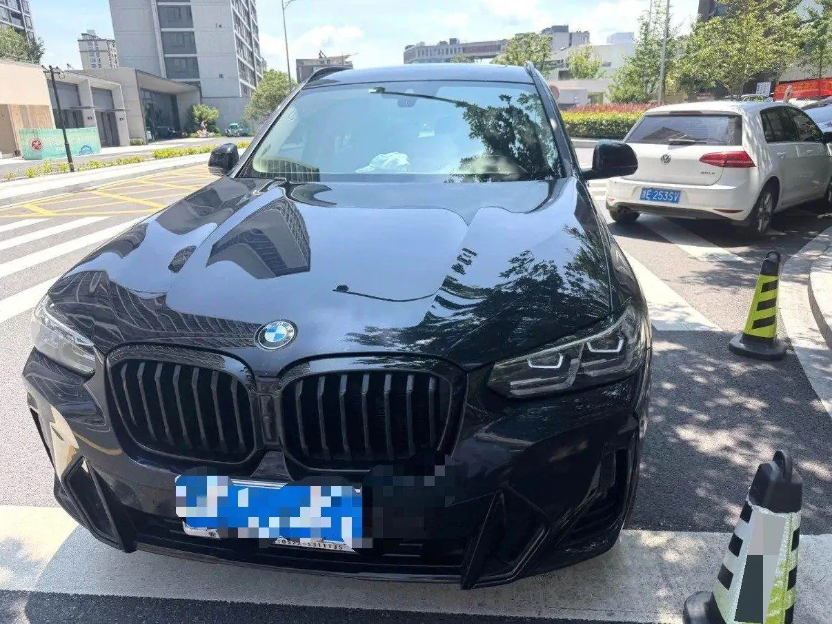 BMW 2023 X3 xDrive30i 2.0T Leading M Obsidian Night Suit Automatic Gear 2