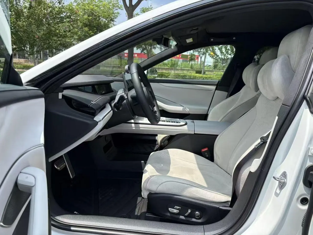 MI 2024 SU 7 800km 4-wheel drive ultra-long endurance high-end smart driving Max version automatic gear 2