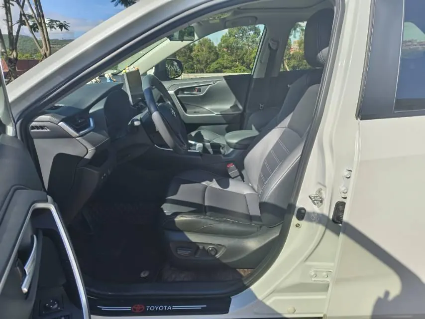 Toyota 2020 Willanda 2.0 Stepless Two-Drive Deluxe Automatic Gear 8