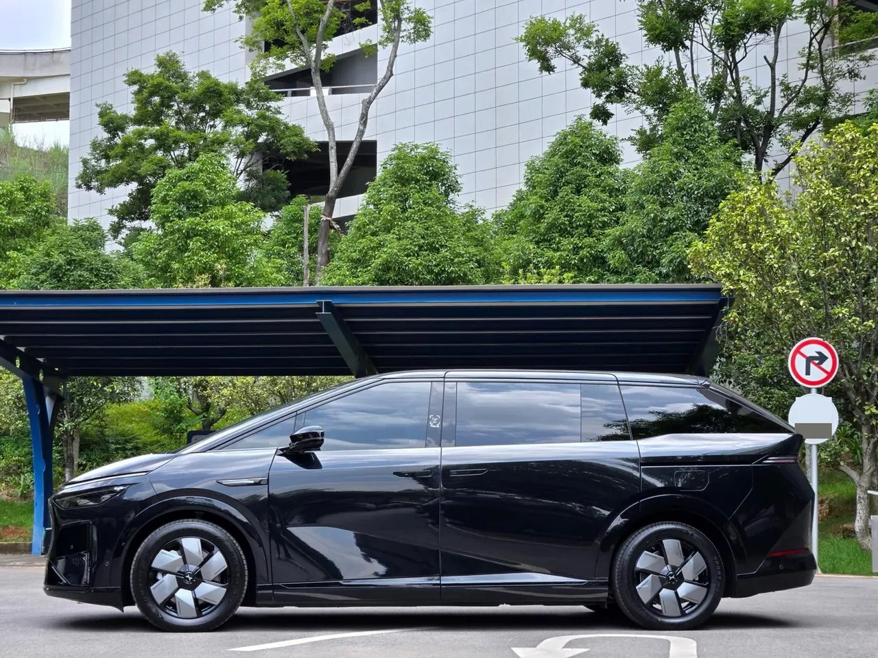 Xpeng 2026 X9 1602 Ultra Automatic 2