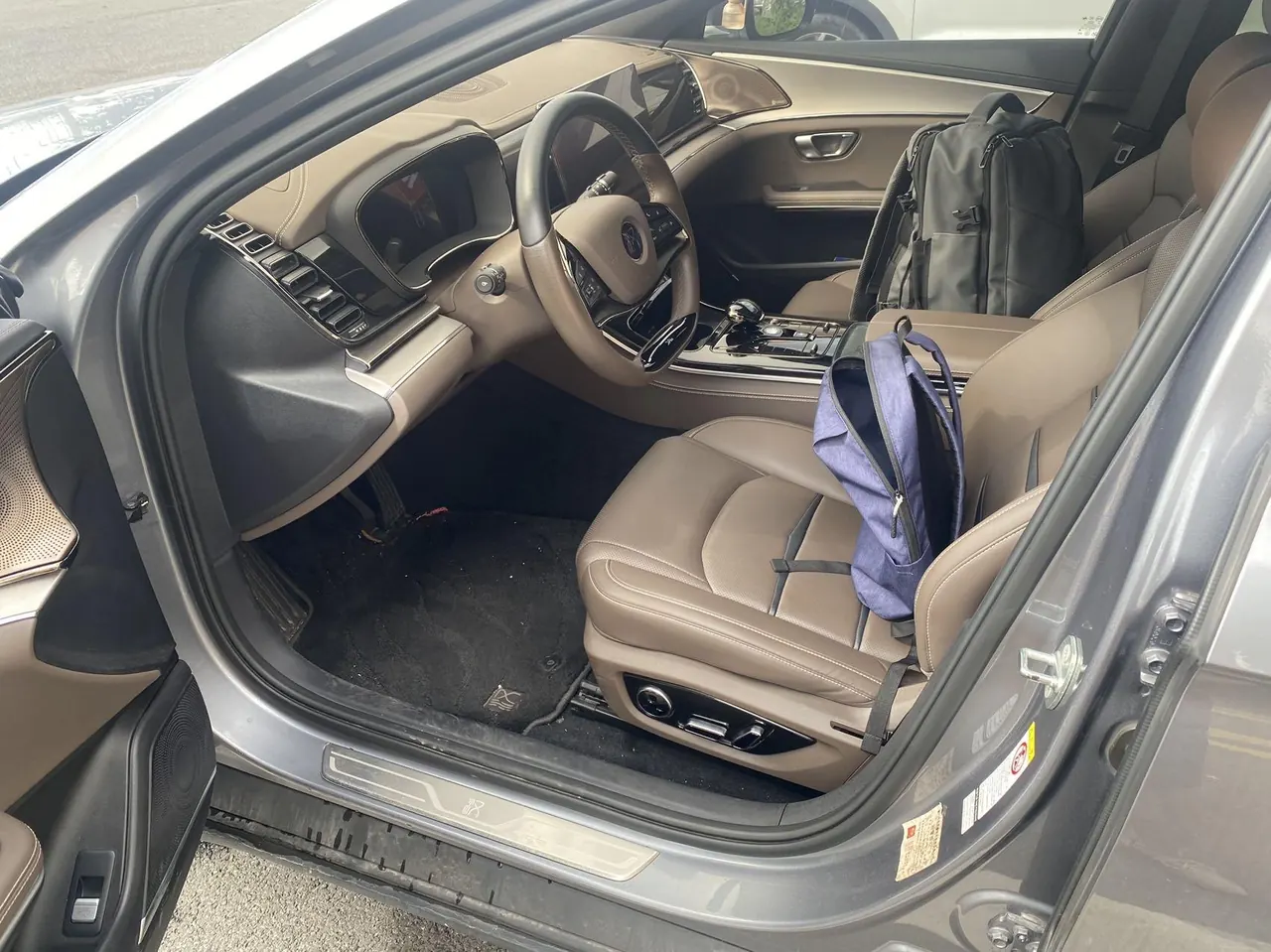 BYD 2020 Han DM 2.0T four-wheel drive performance version luxury automatic gear 2