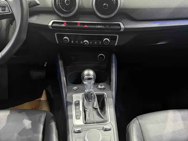 Audi Q2L 2022 35 TFSI Fashion Dynamic 9
