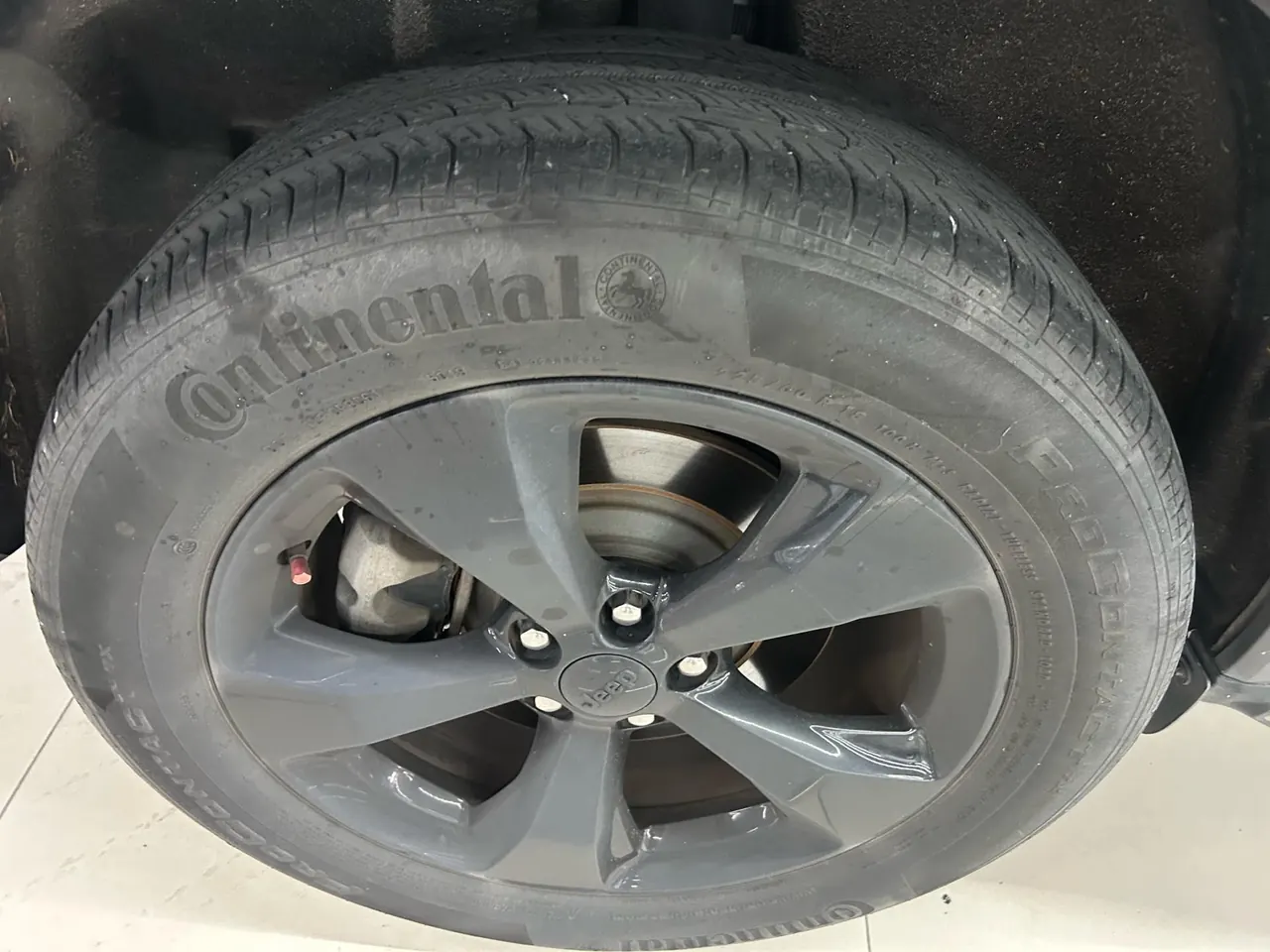 Jeep 2020 free light 2.0T four-wheel drive nighthawk version automatic gear 4