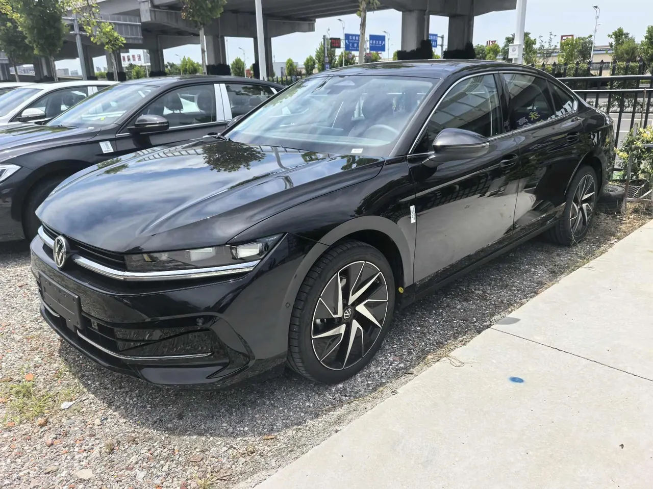 Open image lightbox: Volkswagen 2024 Magotan 2.0TSI 380TSI Premium Edition Da Mai Bag Automatic Gear