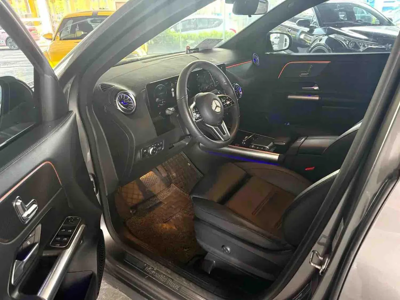 Mercedes Benz 2020 GLA 200 1.3T automatic gear 2