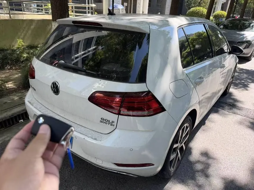 Volkswagen 2020 Golf 7 1.2TSI 200TSI Beloved Edition Comfortable Automatic 2