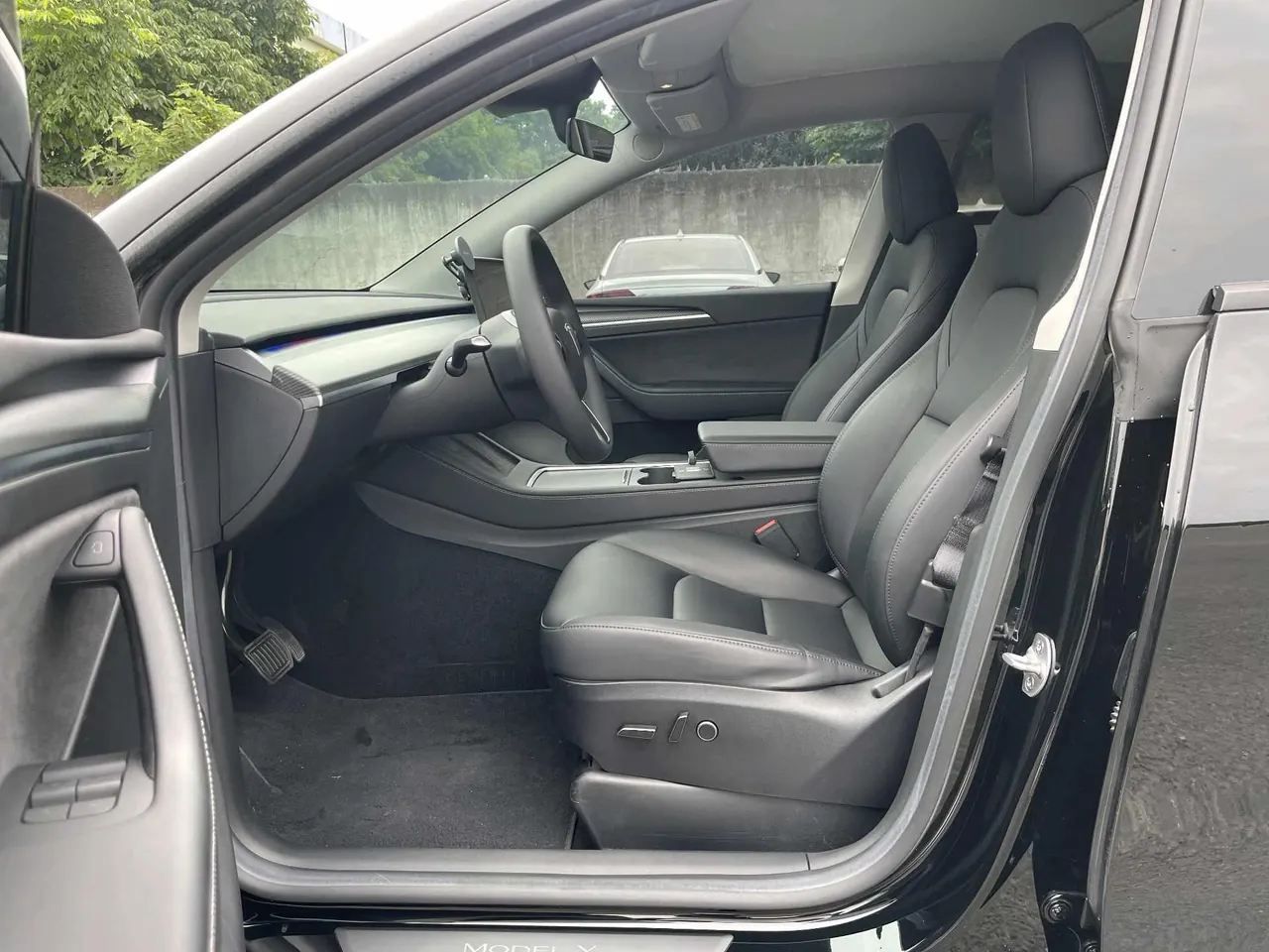 Tesla 2022 Model Y rear-wheel drive version (facelift) automatic gear 4