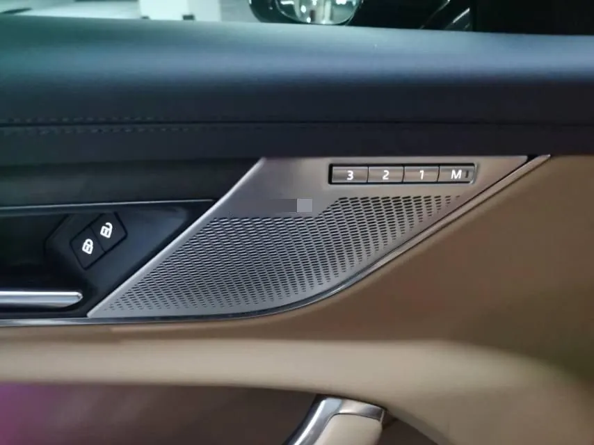 Jaguar 2024 XFL 2.0T P 12500.00g Drive Enjoy Deluxe Edition Automatic Gear 3