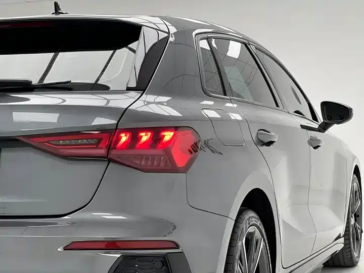 Audi A3 2021 model Sportback 35 TFSI Fashion Sport version 9
