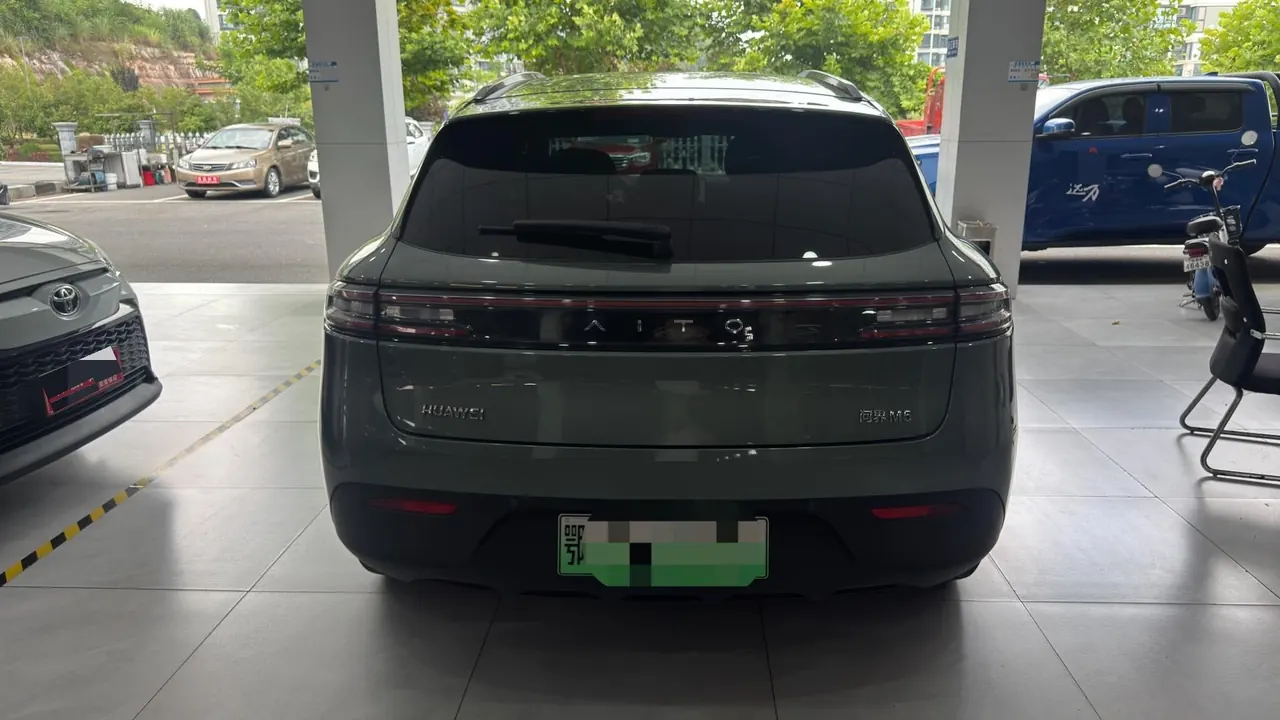 AITO 2022 AITO M5 1.5T Four-wheel Drive to Achieve Automatic Gear 5