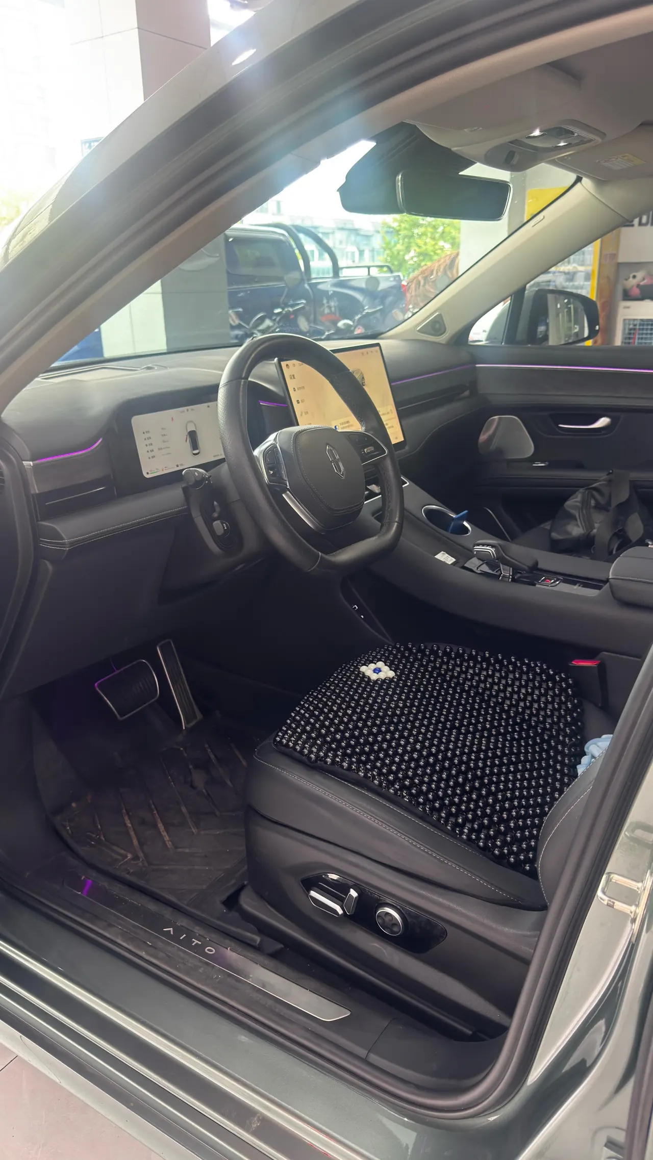 AITO 2022 AITO M5 1.5T Four-wheel Drive to Achieve Automatic Gear 8