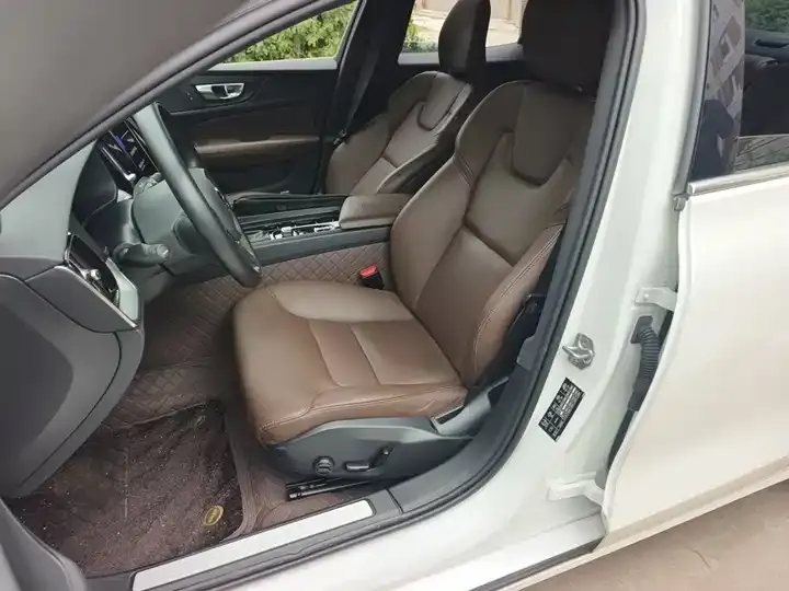 Volvo S60 2021 T4 Zhiyi Deluxe Edition 11