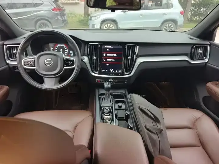 Volvo S60 2021 T4 Zhiyi Deluxe Edition 5