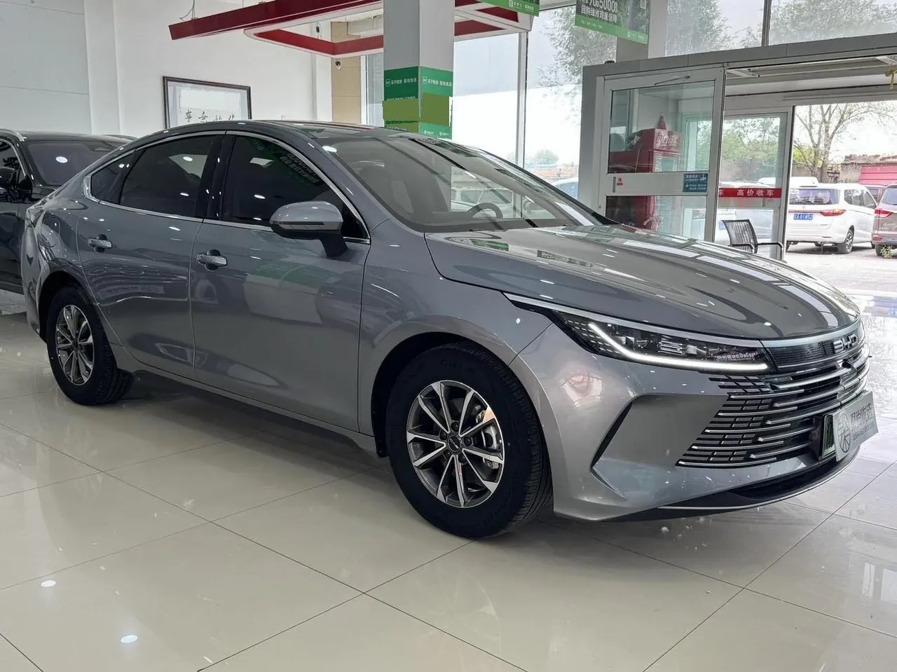 BYD 2024 destroyer 05 DM-i 1.5 stepless glory version 55KM luxury automatic gear 3
