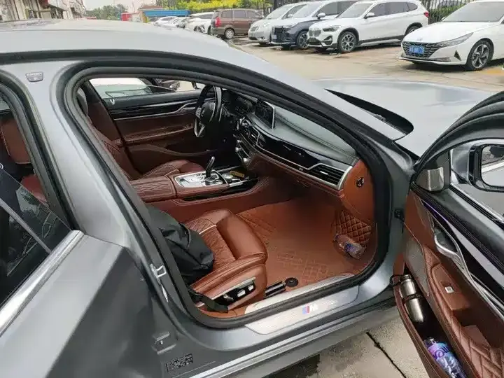 BMW 7 Series 2021 740Li xDrive Administrative M Sports Suit 5