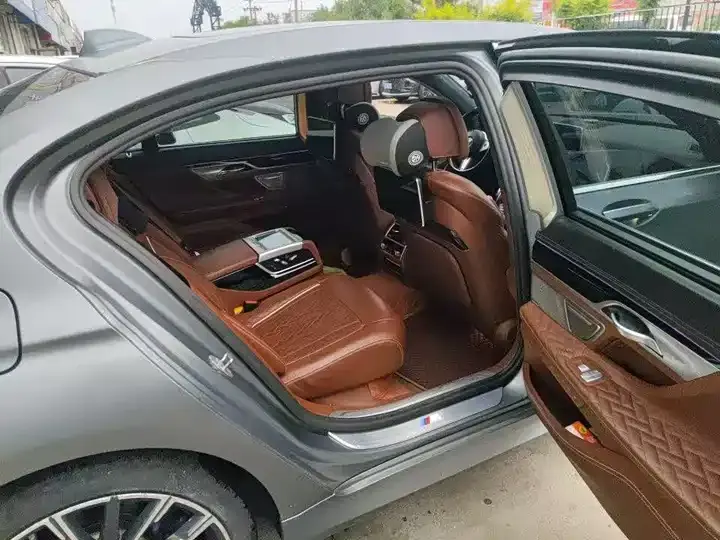 BMW 7 Series 2021 740Li xDrive Administrative M Sports Suit 6