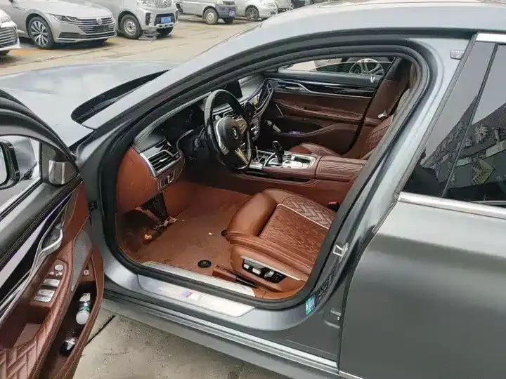 BMW 7 Series 2021 740Li xDrive Administrative M Sports Suit 8