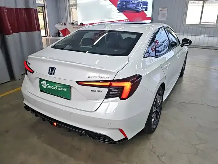 Type 2023 2.0L e:HEV Sharp Premium Edition 5