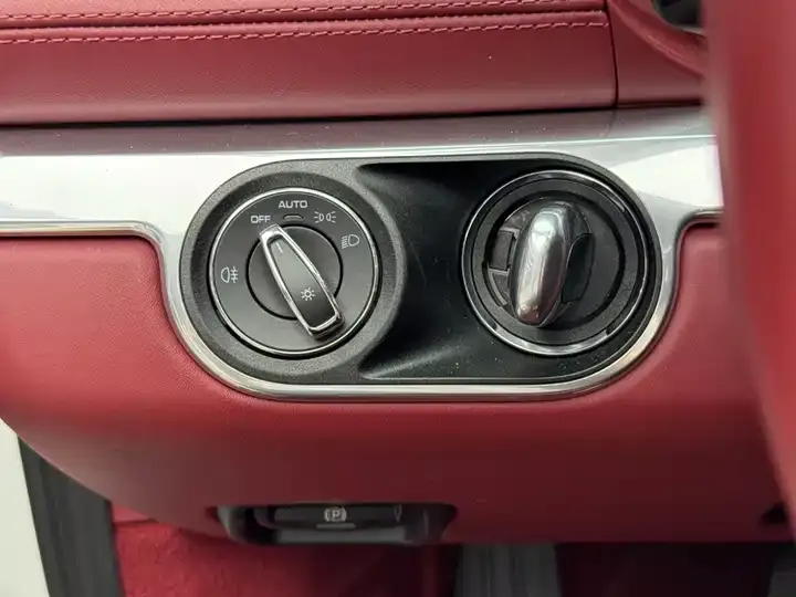 Porsche 718 2022 Boxster 2.0T 12