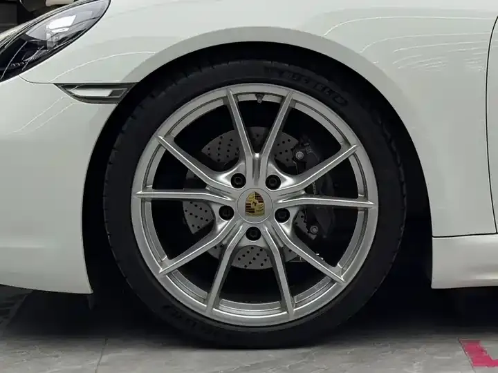 Porsche 718 2022 Boxster 2.0T 4