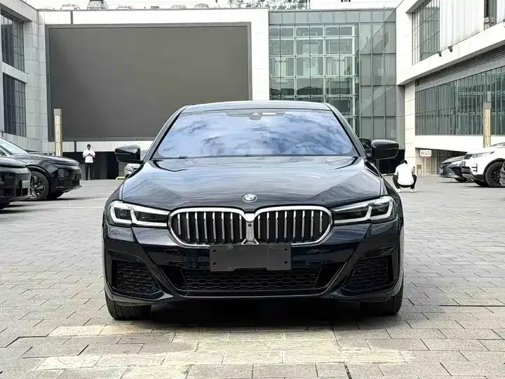BMW 5 Series 2023 530Li Exclusive M Sports Suit 2