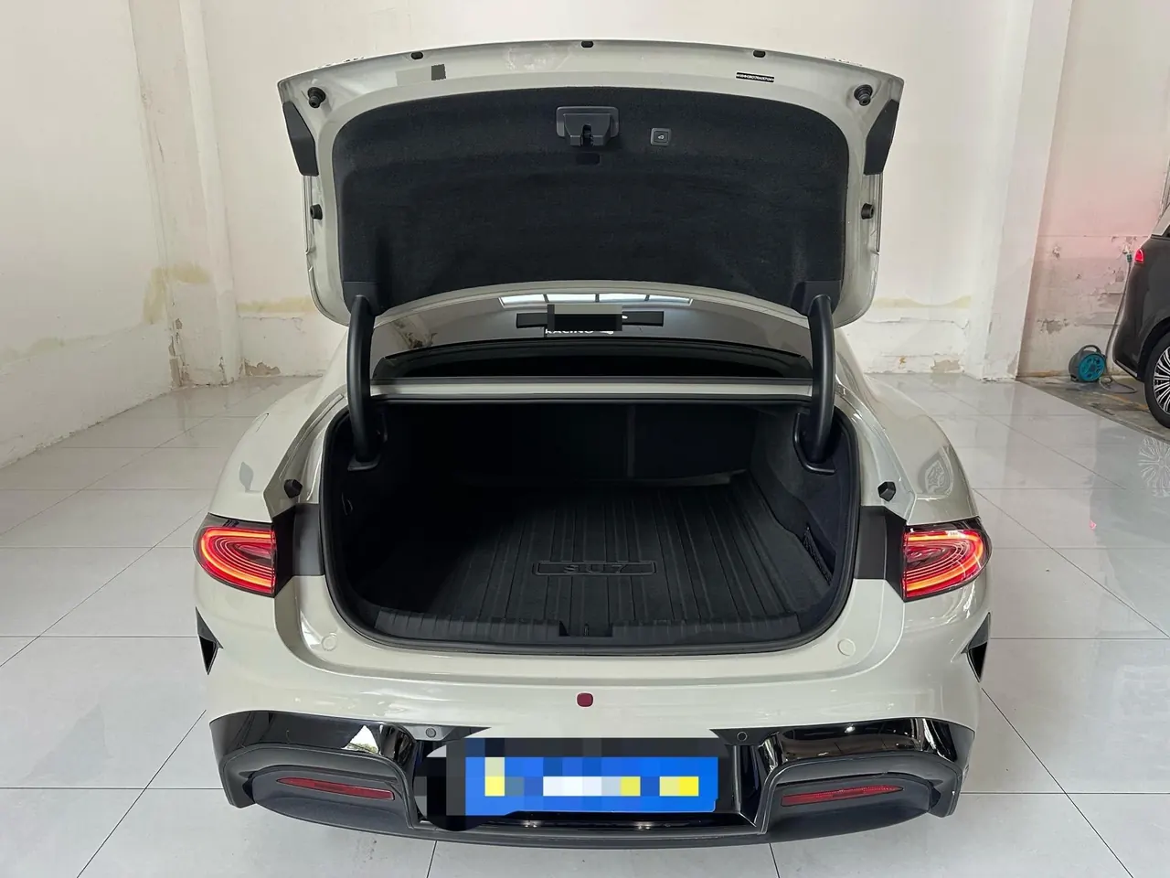 Tesla 2026 Model Y Rear-Wheel-Drive Automatic 17