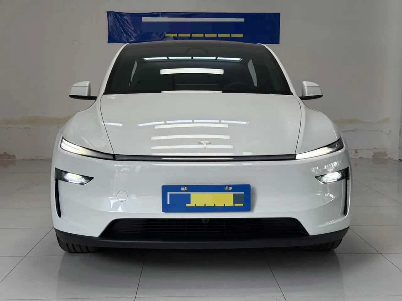 Tesla 2026 Model Y Rear-Wheel-Drive Automatic 2