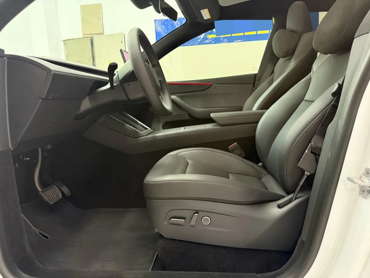 Tesla 2026 Model Y Rear-Wheel-Drive Automatic 7