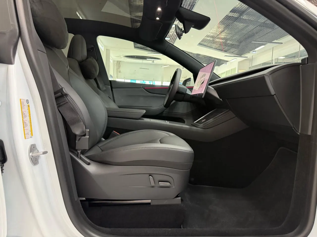 Tesla 2026 Model Y Rear-Wheel-Drive Automatic 9
