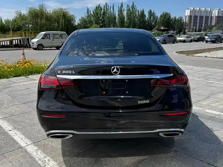 Mercedes Benz E-Class 2021 E 300 L Fashion 3