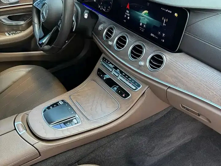 Mercedes Benz E-Class 2021 E 300 L Fashion 5