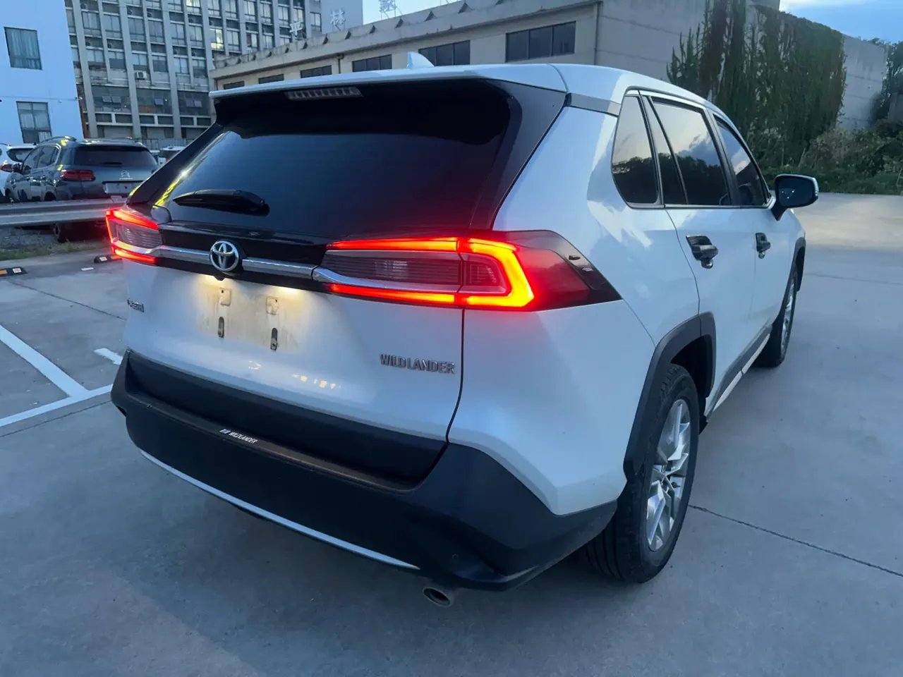 Toyota 2020 Willanda 2.0 Stepless Two-Drive Deluxe Automatic Gear 8