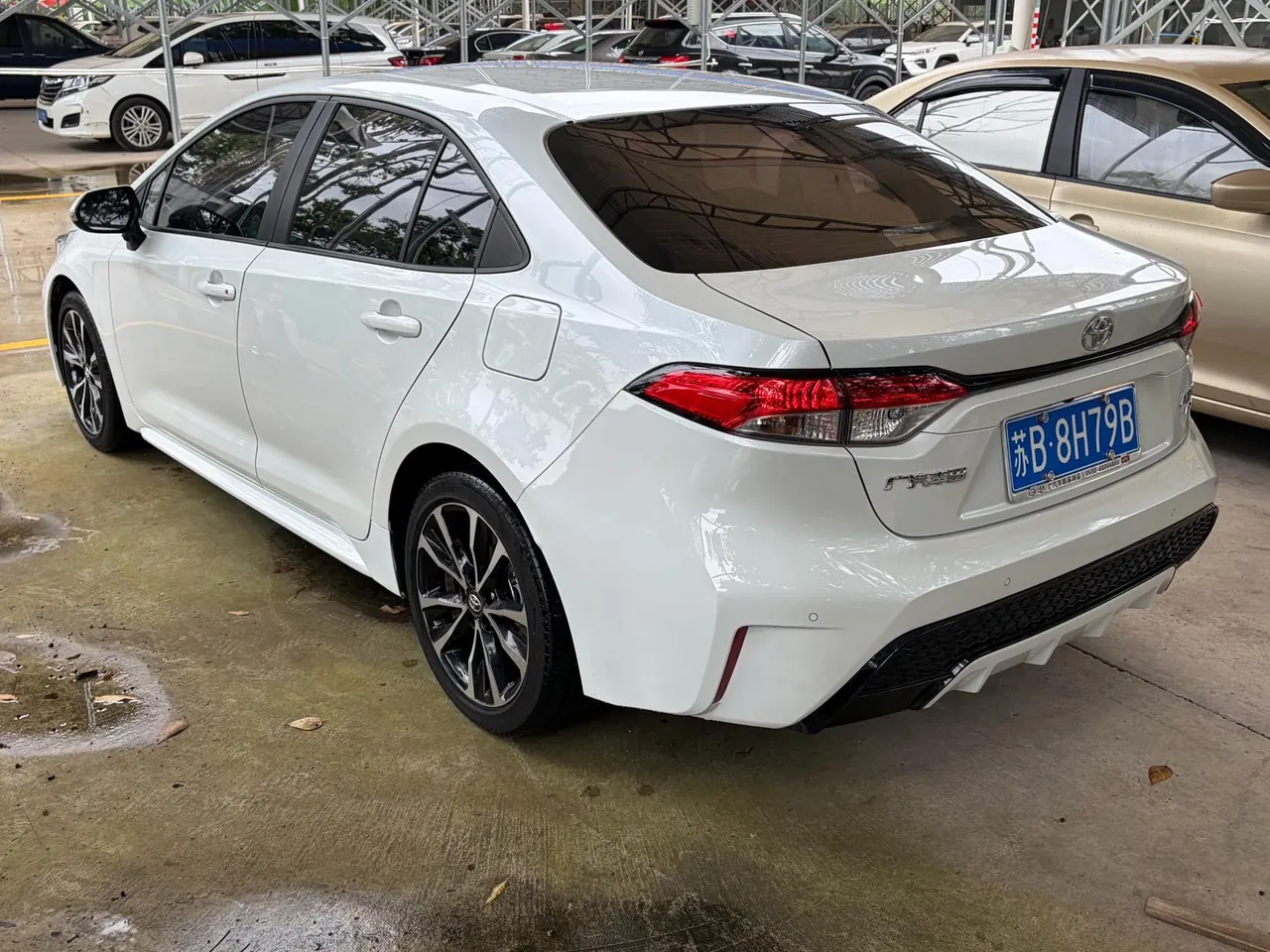 Toyota 2022 Lei Ling 1.2T Stepless 185T Sports Edition Automatic Gear 3