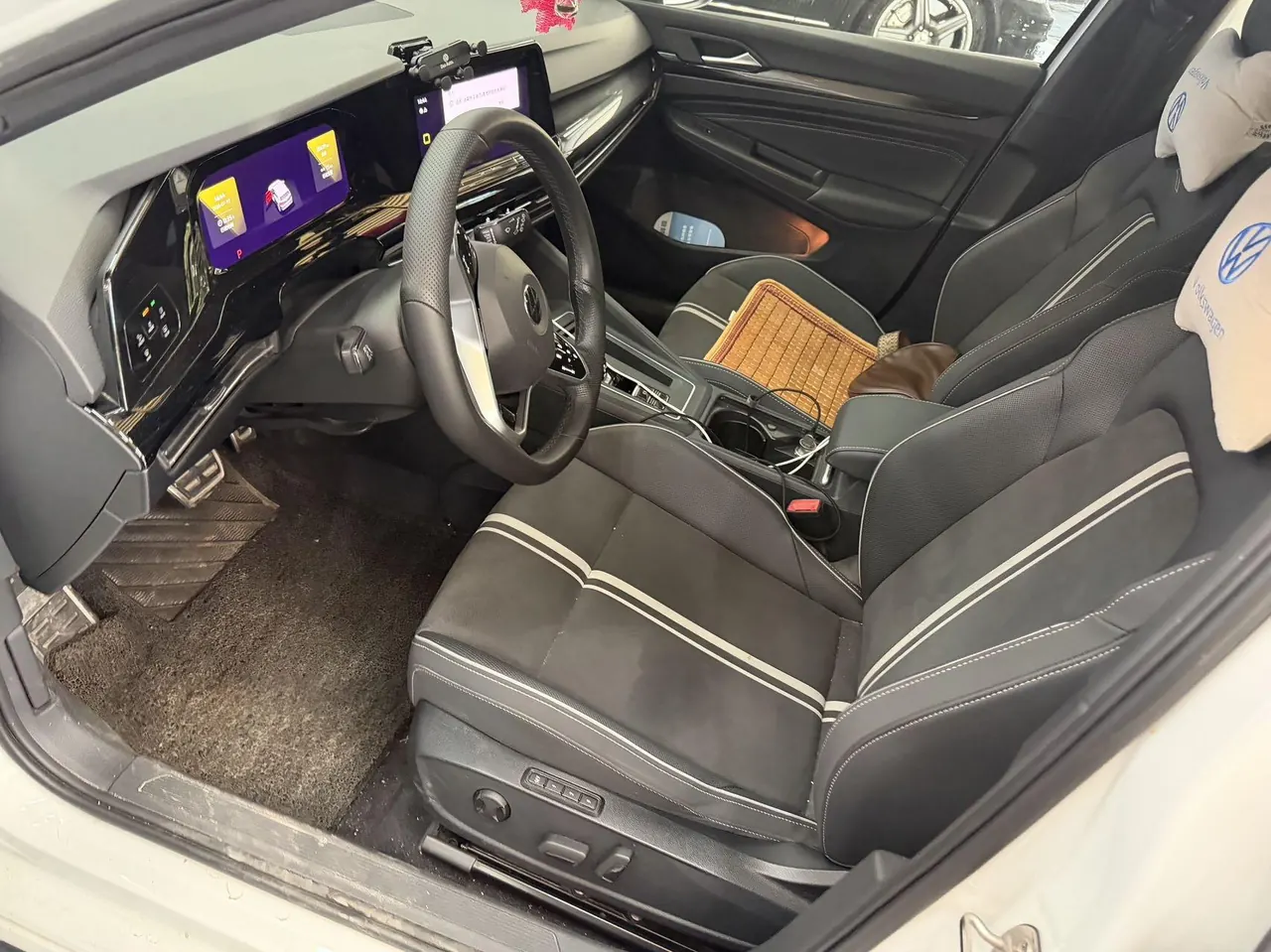 Volkswagen 2021 Golf 8 R-Line 1.4TSI 280TSI Automatic 3