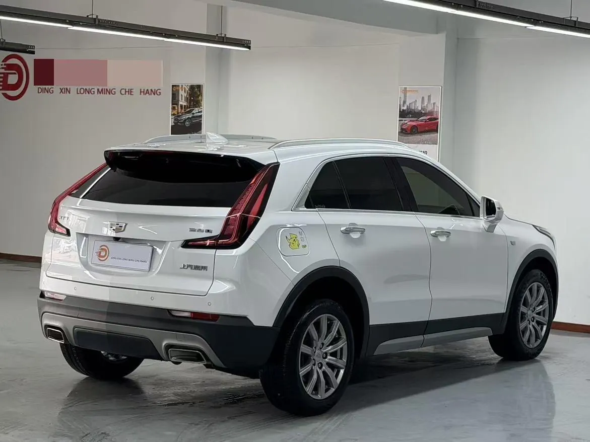 Cadillac 2021 XT4 2.0T 28T Two-Drive Leading Automatic Gear 3