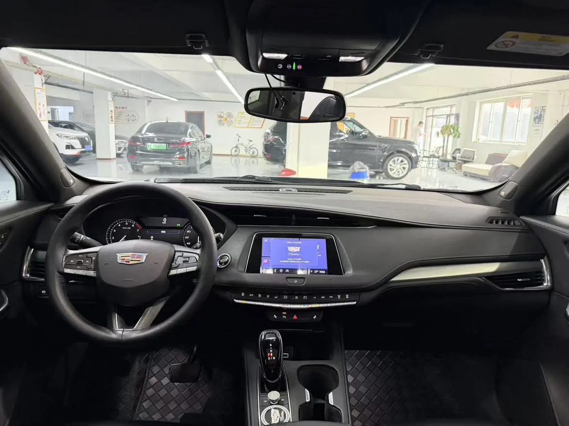 Cadillac 2021 XT4 2.0T 28T Two-Drive Leading Automatic Gear 6