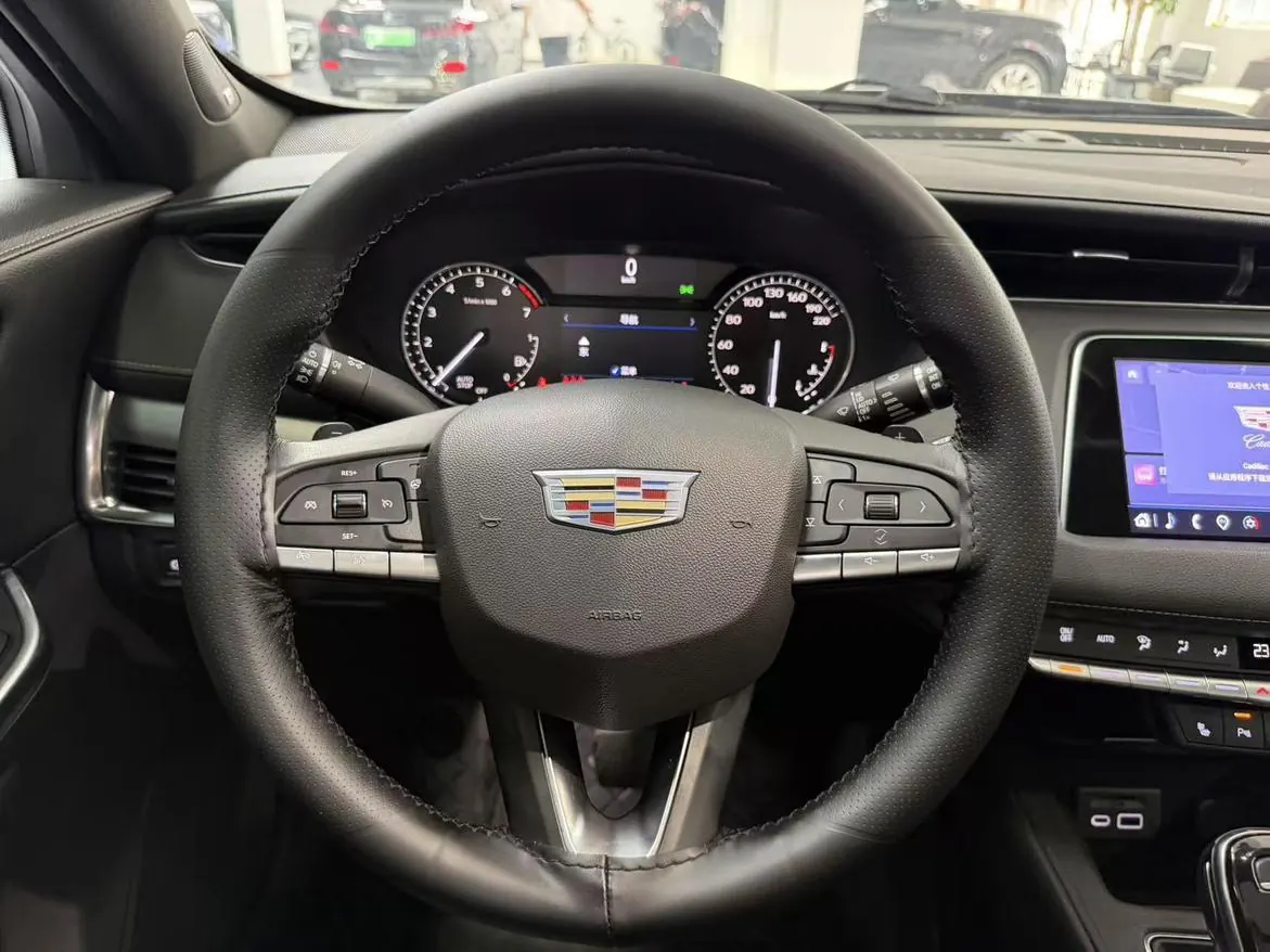 Cadillac 2021 XT4 2.0T 28T Two-Drive Leading Automatic Gear 7