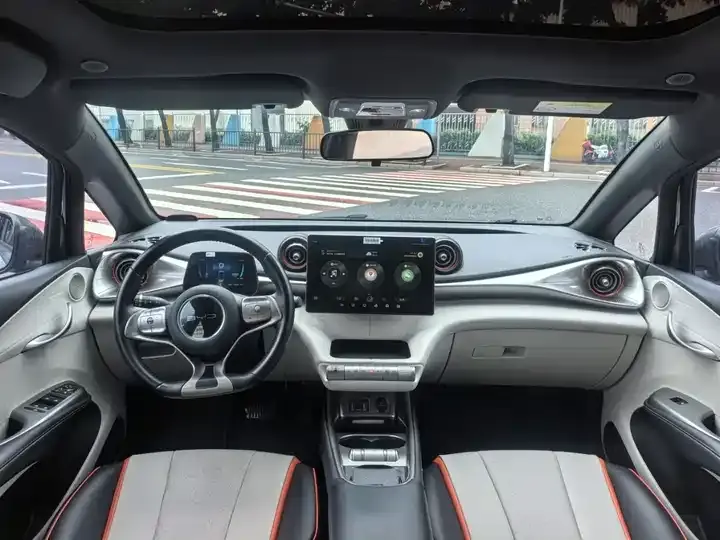 Dolphin 2021, 405 km, Fashion Edition 5