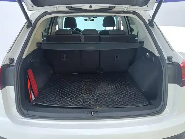 Tangyue 2020 330TSI Front-Wheel-Drive Luxury Smart Connectivity Edition 4