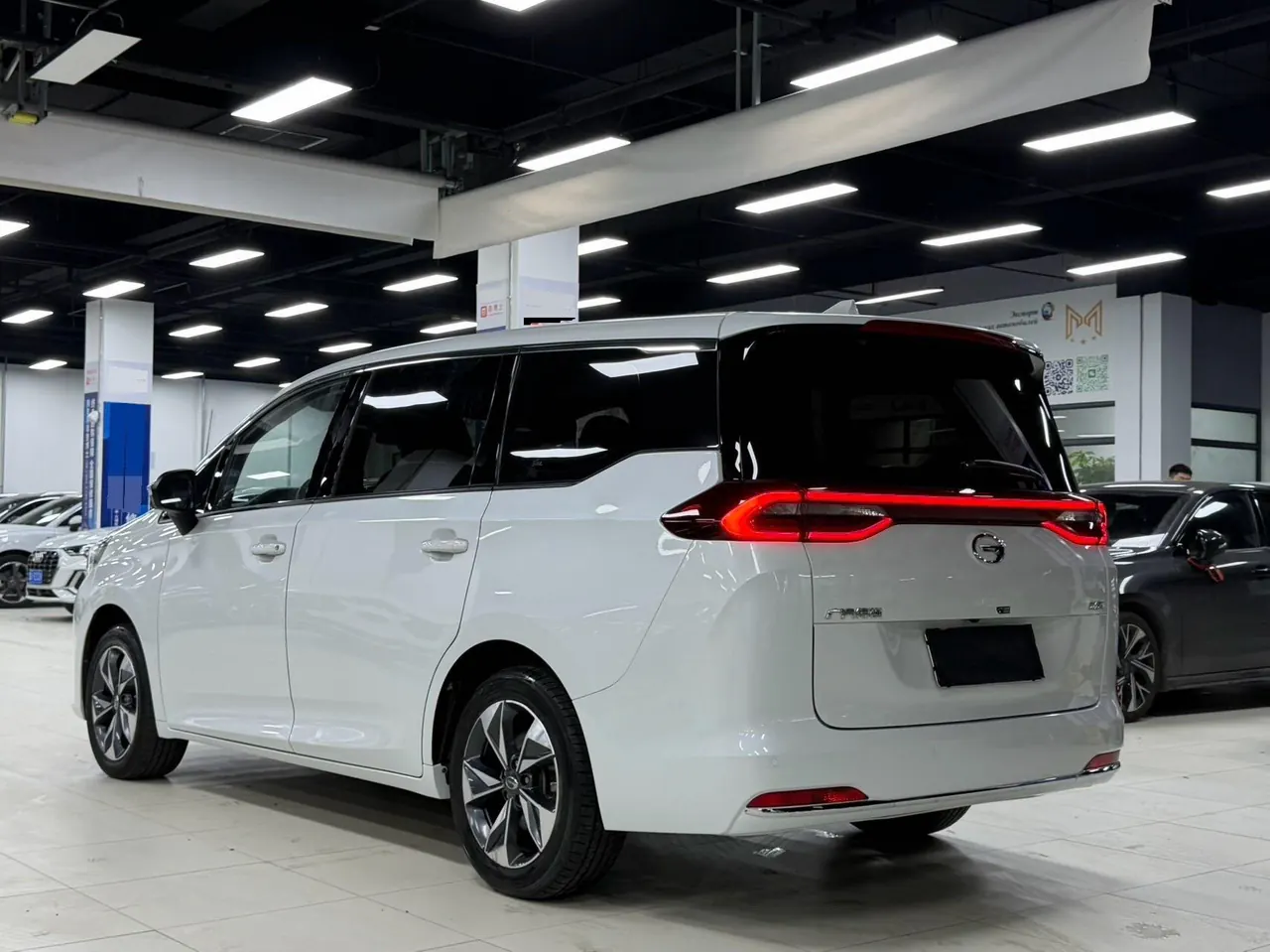 Chuanqi 2021 M6 1.5T 270T Premium Edition 7-seat Automatic Gear 16
