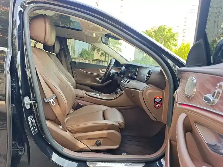 Mercedes Benz Class E 2021 E 260 L 4