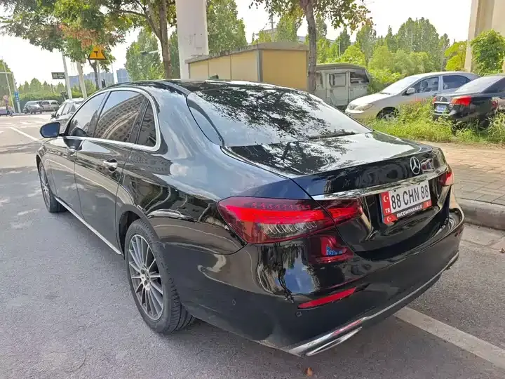 Mercedes Benz Class E 2021 E 260 L 9