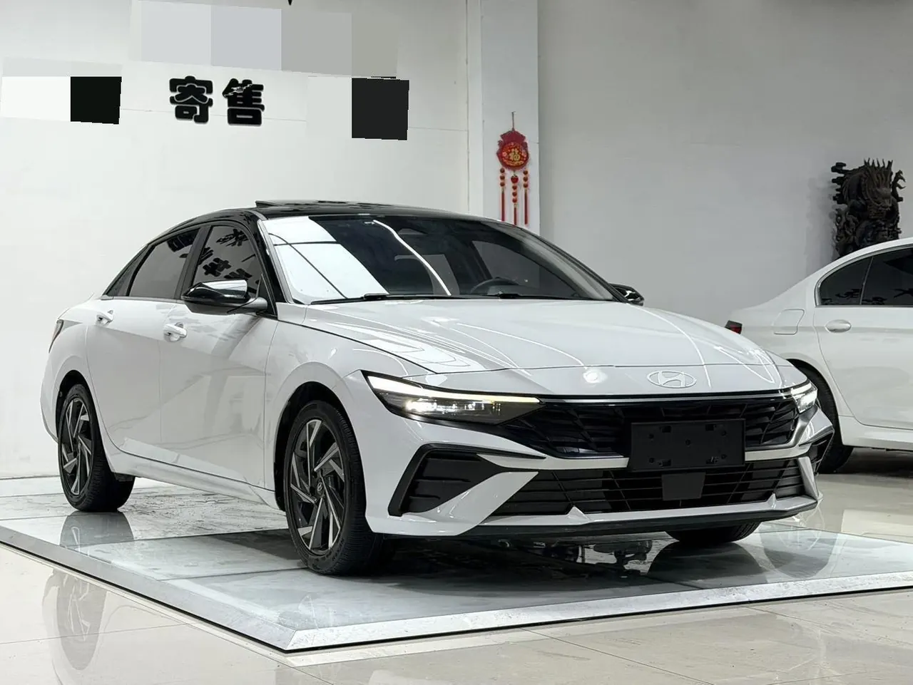 Hyundai 2023 Elantra -3-compartment 1.5 stepless LUX premium automatic gear 3