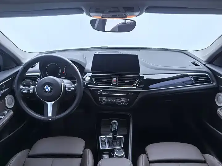 BMW 1 Series 2023 120i M Sports Obsidian Night Edition 6